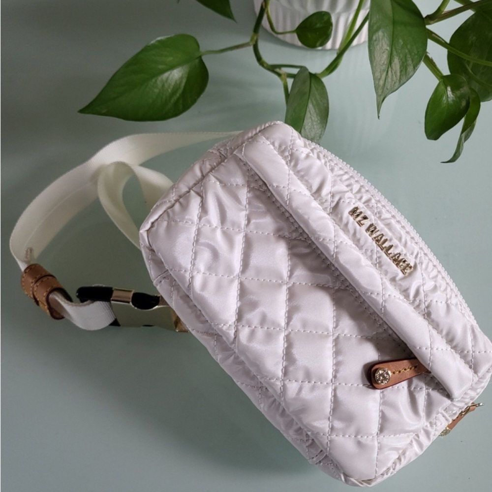 MZ Wallace
White Metro Belt
Bag supergoop collab